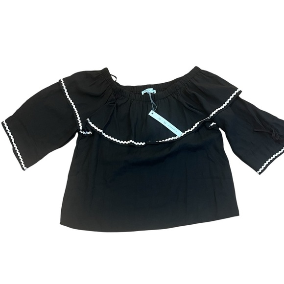 She + Sky NWT Black Off-Shoulder Black Top with White Trim Sz small - Picture 3 of 5